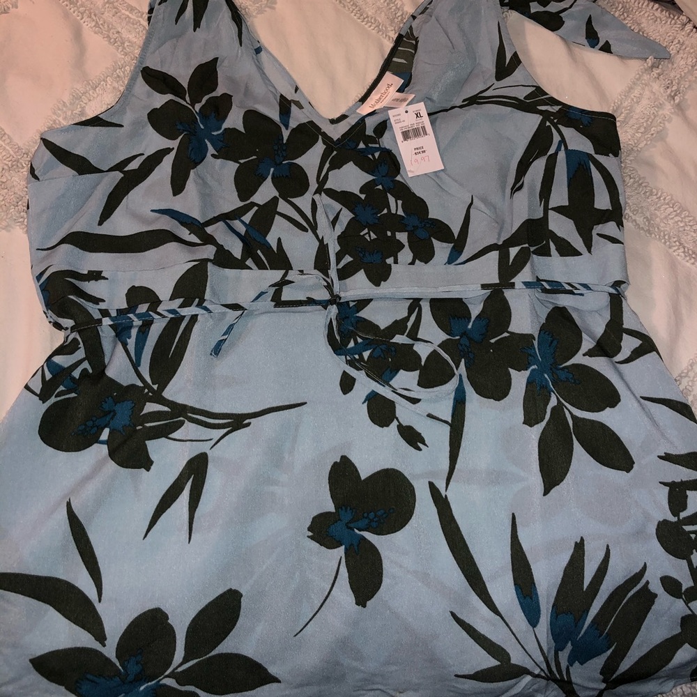 Sleeveless blouse